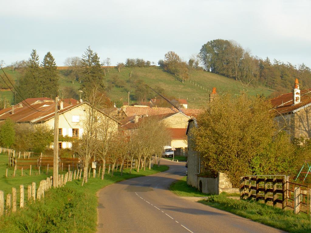 La Maison De Marie-Claire Doncourt-sur-Meuse Exterior foto